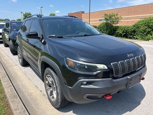 Used 2022 Jeep Cherokee Trailhawk w/ Comfort/Convenience Group AWD/4WD image 2