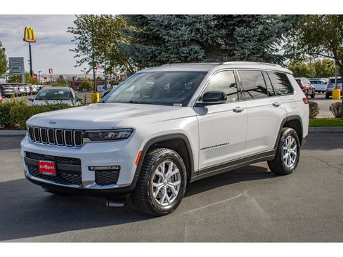 Used 2021 Jeep Grand Cherokee L Limited AWD/4WD image 4