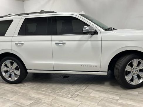 Used 2024 Ford Expedition Platinum AWD/4WD image 8