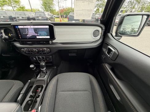 Certified 2025 Jeep Wrangler Unlimited Sahara AWD/4WD image 21