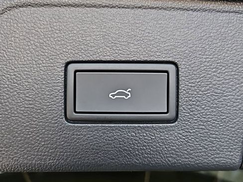 New 2026 Volkswagen Atlas Peak Edition image 21