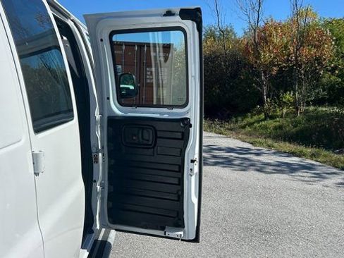 Used 2023 GMC Savana 2500 w/ Driver Convenience Package image 31