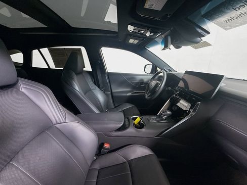 Certified 2024 Toyota Venza Limited image 29