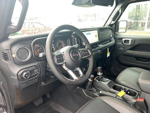 New 2026 Jeep Wrangler Unlimited Sahara AWD/4WD image 21