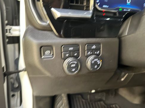 Certified 2022 Chevrolet Silverado 1500 LT image 28