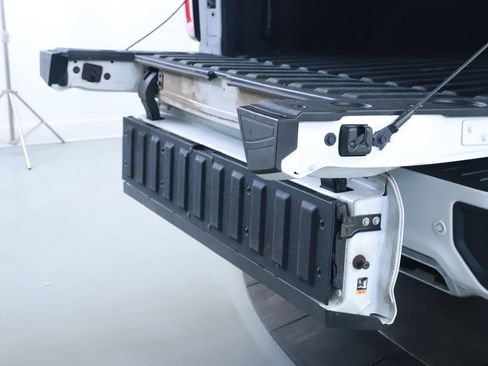 Used 2023 GMC Sierra 1500 AT4 w/ AT4 Premium Package image 18