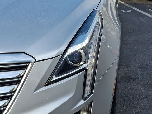 Used 2018 Cadillac XT5 Luxury image 10