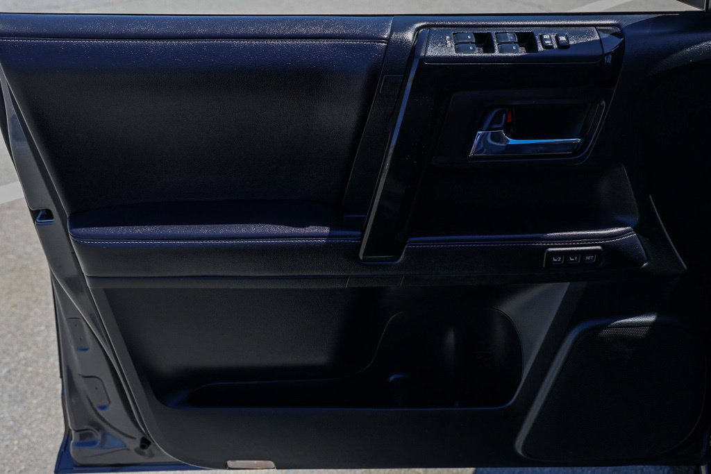 Used 2019 Toyota 4Runner Limited AWD/4WD image 25