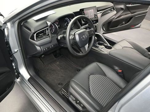 Used 2024 Toyota Camry SE image 6