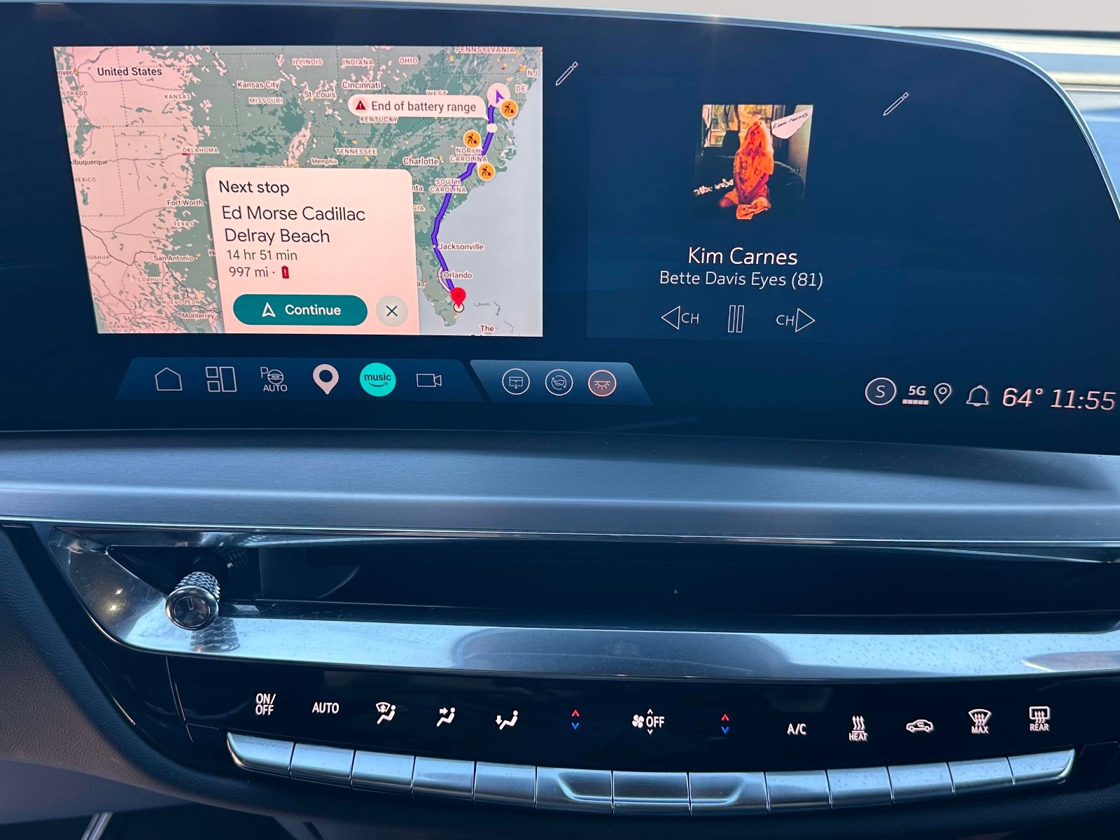 Certified 2024 Cadillac Lyriq Luxury AWD/4WD image 9