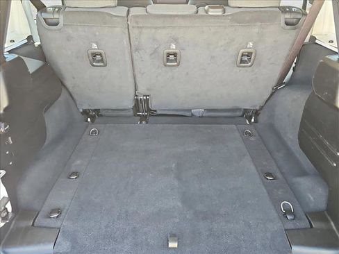 Used 2025 Jeep Wrangler Unlimited Rubicon AWD/4WD image 6