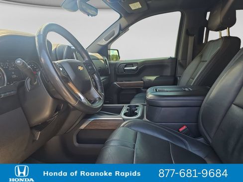 Used 2019 Chevrolet Silverado 1500 High Country w/ Technology Package AWD/4WD image 10