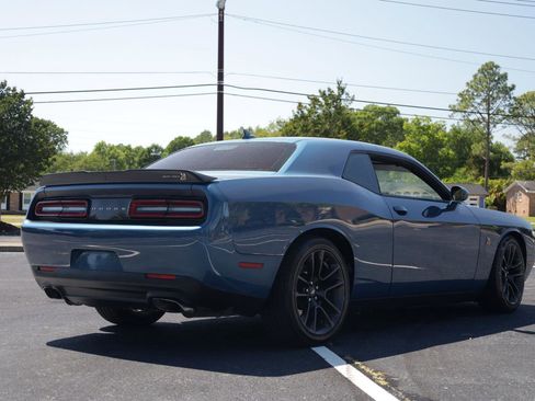 Used 2022 Dodge Challenger R/T Scat Pack RWD image 5