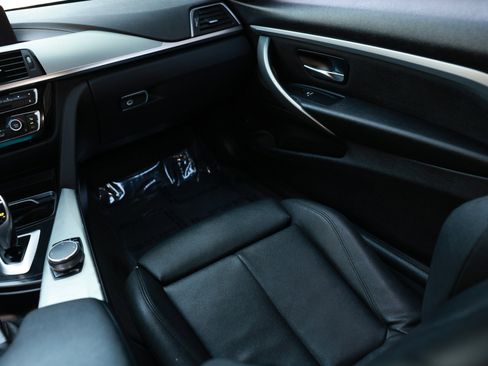 Used 2019 BMW 440i Coupe w/ M Sport Package image 26