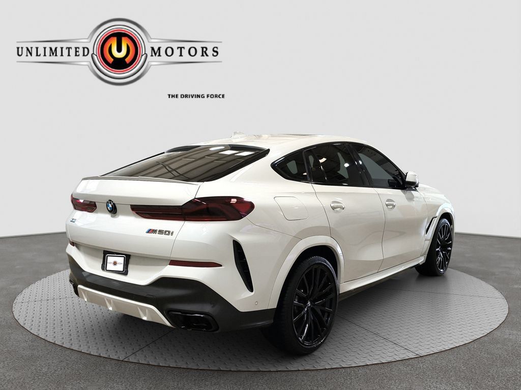 Used 2021 BMW X6 M50i AWD/4WD image 3