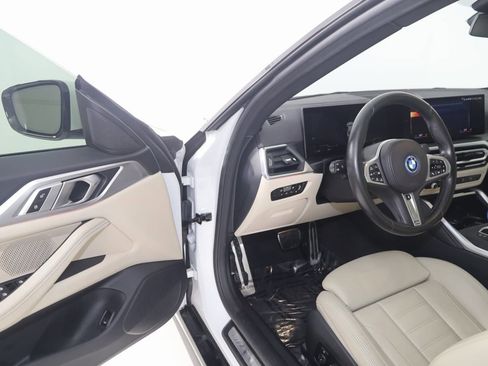 Used 2022 BMW i4 eDrive40 w/ M Sport Package image 56