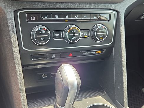 Used 2019 Volkswagen Atlas SE FWD image 21