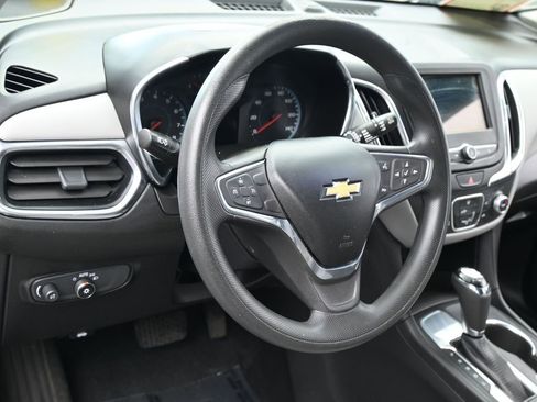 Used 2019 Chevrolet Equinox LS FWD image 14