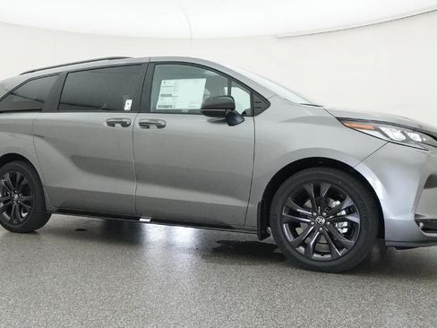 New 2026 Toyota Sienna XSE FWD image 28