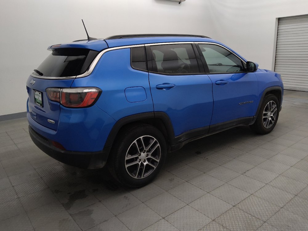 Used 2019 Jeep Compass Latitude FWD image 10