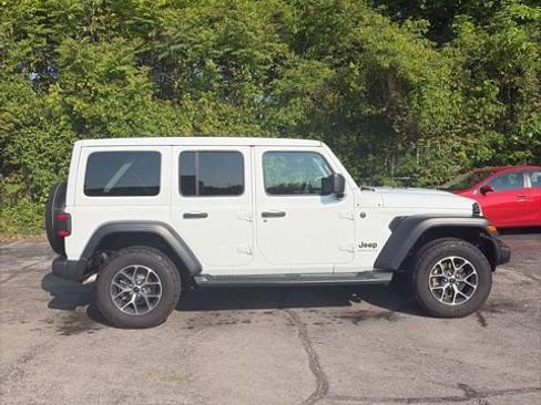 Used 2024 Jeep Wrangler Unlimited Sport AWD/4WD image 5