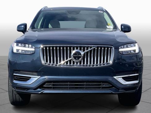 Used 2023 Volvo XC90 T8 Ultimate w/ Lounge Package image 4