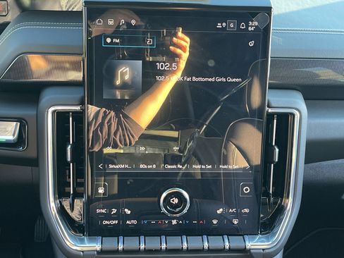 New 2026 GMC Yukon Elevation AWD/4WD image 47