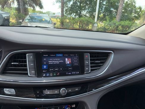 Used 2020 Buick Enclave Avenir w/ Avenir Technology Package AWD/4WD image 50
