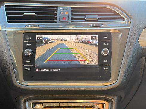 Used 2020 Volkswagen Tiguan SE w/ Panoramic Sunroof Package image 64