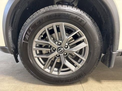 Used 2023 Nissan Rogue S AWD/4WD image 10