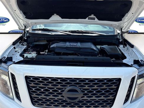 Used 2019 Nissan Titan SV w/ SV Convenience Package RWD image 29