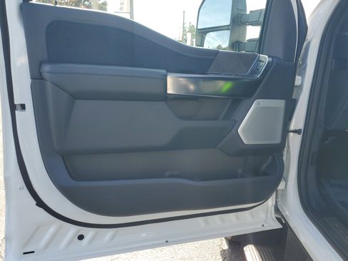 Used 2025 Ford F450 Platinum w/ FX4 Off-Road Package image 18