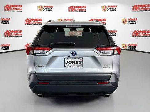 Used 2023 Toyota RAV4 XLE AWD/4WD image 14