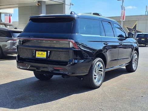 New 2025 Lincoln Navigator Reserve AWD/4WD image 2
