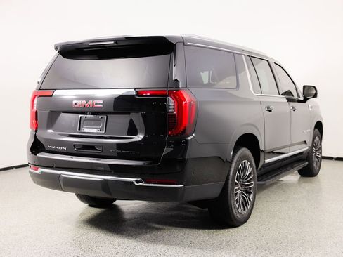 Used 2025 GMC Yukon XL Elevation image 9