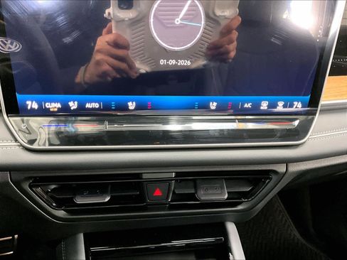 New 2026 Volkswagen Tiguan SEL R-Line AWD/4WD image 21