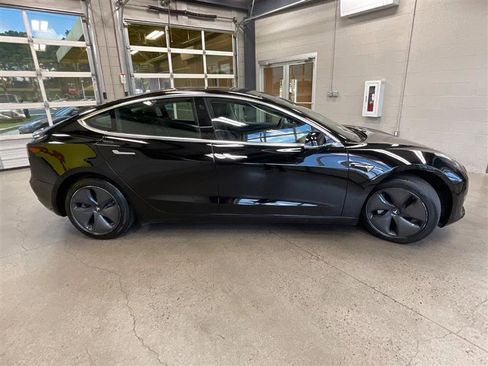 Used 2020 Tesla Model 3 Standard Range RWD image 6