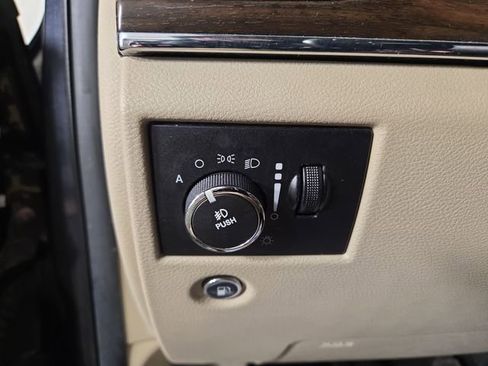 Used 2014 Jeep Grand Cherokee Limited w/ Luxury Group II image 26