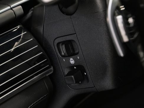 Used 2025 Mercedes-Benz Maybach GLS 600 4MATIC image 32