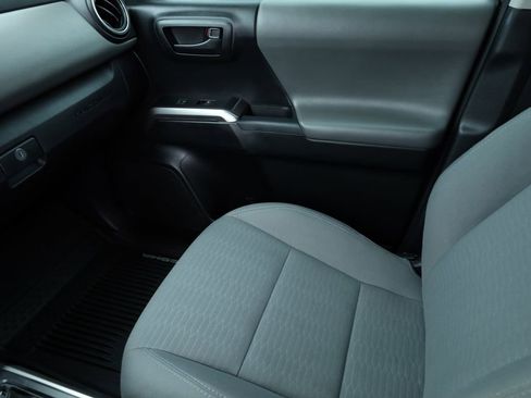 Used 2019 Toyota Tacoma SR5 image 11