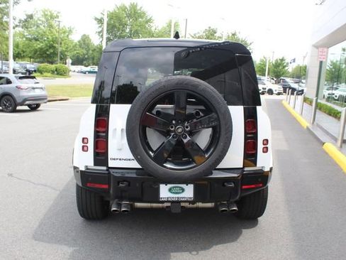 Used 2025 Land Rover Defender 110 X-Dynamic SE image 7