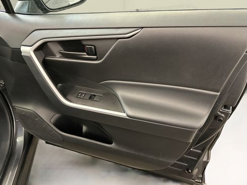 Used 2024 Toyota RAV4 LE image 33