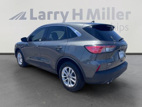 Used 2020 Ford Escape SE FWD image 3