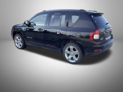 Used 2014 Jeep Compass Latitude AWD/4WD image 2