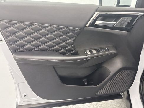 Used 2023 Mitsubishi Outlander SEL FWD image 19