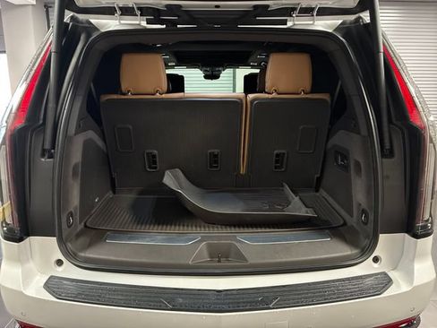 Certified 2023 Cadillac Escalade Sport w/ LPO, ONYX Package AWD/4WD image 4