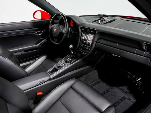 Used 2015 Porsche 911 Carrera 4 GTS w/ Bose Audio Package image 30