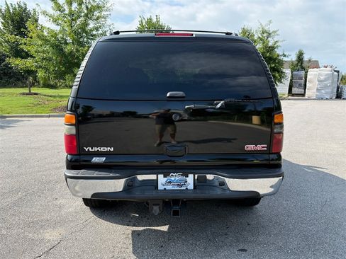 Used 2006 GMC Yukon SLT w/ SLT Preferred Equipment Group RWD image 4