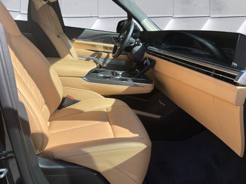 Used 2025 Cadillac Escalade IQ Luxury 2 w/ LPO, Etrunk Organizer Package AWD/4WD image 16