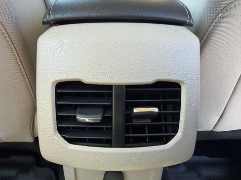 Used 2019 Ford Fusion SE FWD image 39